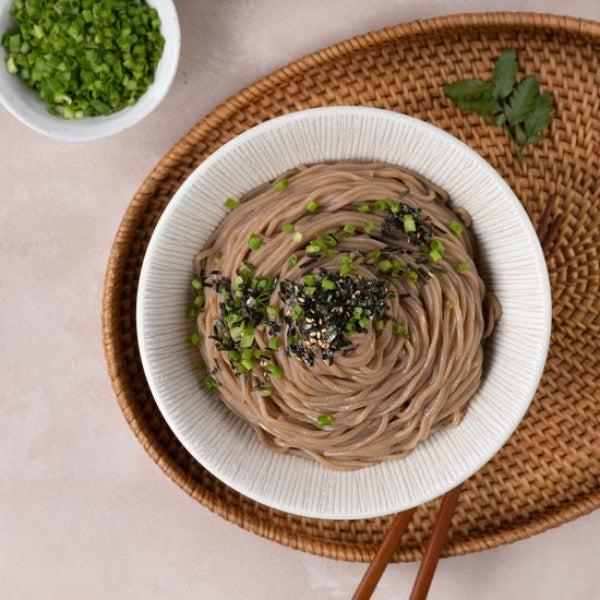 Nobrand_oilnoodles_main3.d13dfd5923a37d1267a926f17490c1b7.jpg